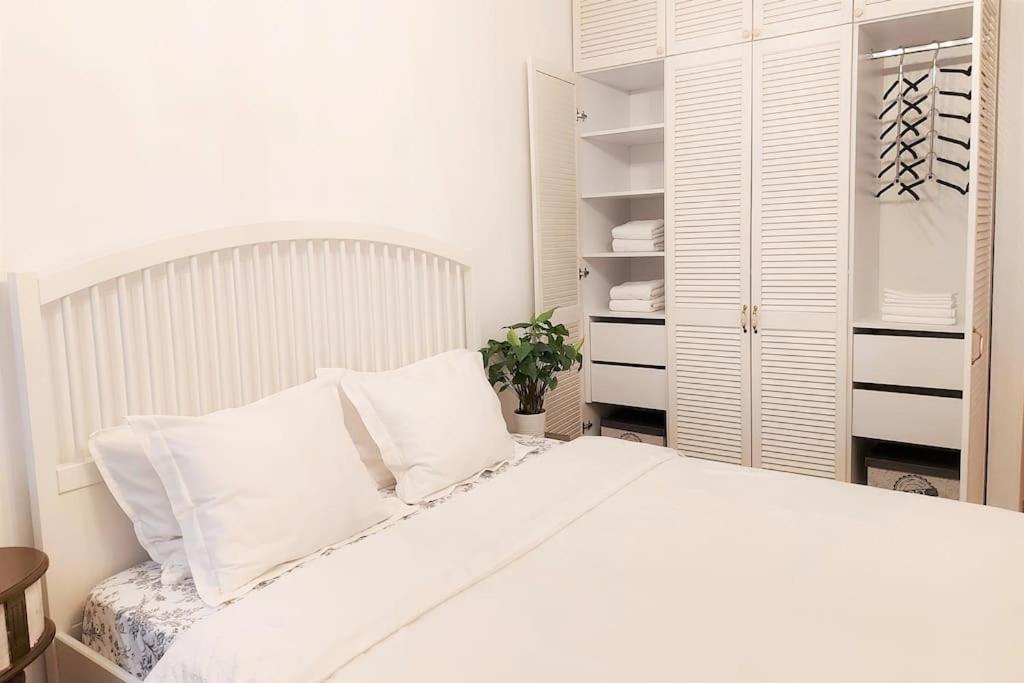 Cosy Boutique 61 Sqm Apartment - Private Parking - Ten Blocks Residence Bukarest Exterior foto