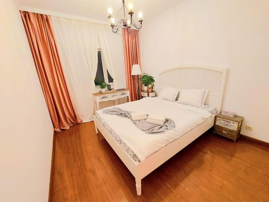 Cosy Boutique 61 Sqm Apartment - Private Parking - Ten Blocks Residence Bukarest Exterior foto