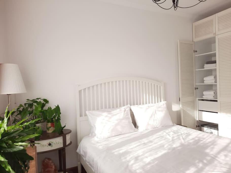 Cosy Boutique 61 Sqm Apartment - Private Parking - Ten Blocks Residence Bukarest Exterior foto